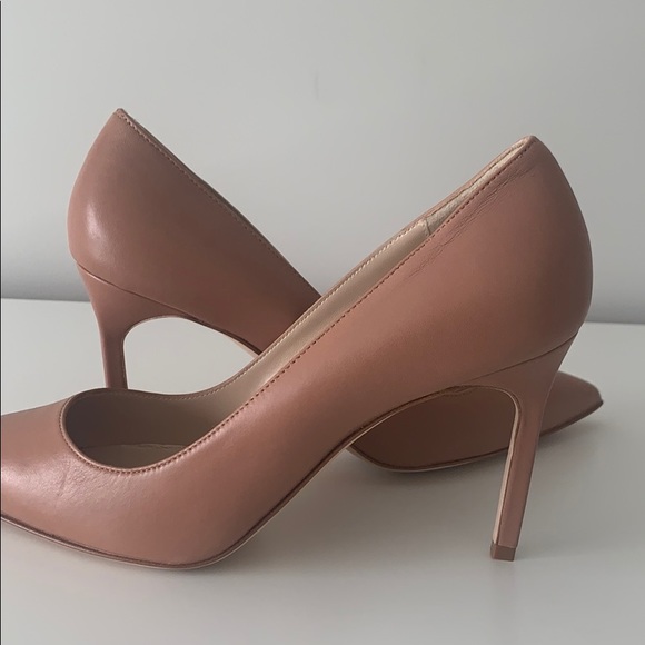Manolo Blahnik BB 90 Leather Pumps - Picture 9 of 14